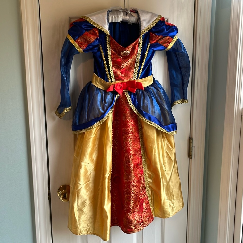 Disney Snow White Costume. Child Small.